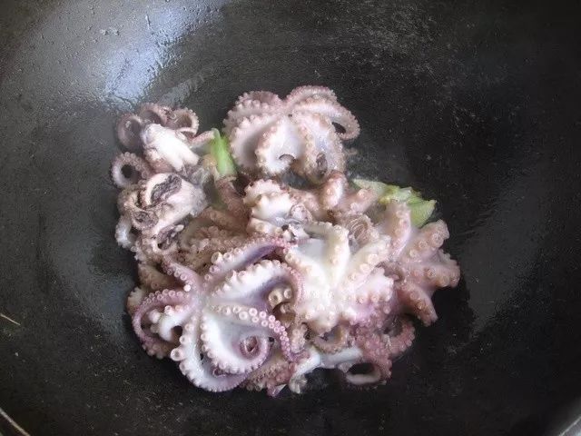 现金流充沛负债稳健 如何评估中梁半年完成四成销售?【BJL平台】(图1) BJL平台集团