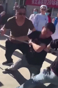 
搞笑GIF段子：论辅助角色的重要性“BJL平台集团”