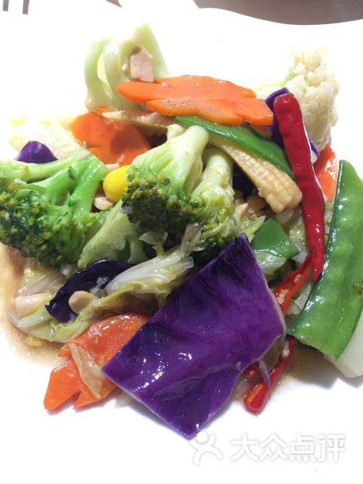 BJL平台-CBA漫画:胡金秋摆火锅席宴请深圳 广厦晋级四强(图1) BJL平台