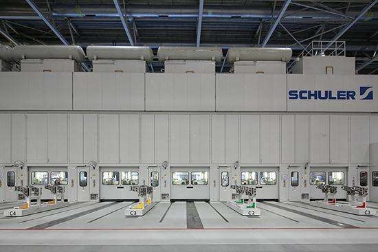 BJL平台集团-引进草莓新品种农户打开致富路(图1) BJL平台集团